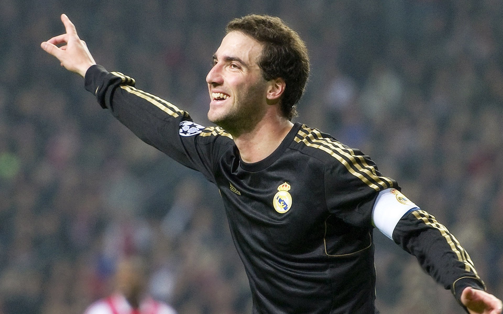 “亚戈·卡尔曼:阿根廷橄榄球的新纪元,未来发展无限”